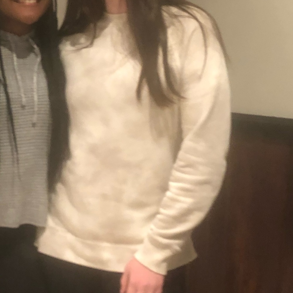 Universal Thread Cream Crew Neck Sweater